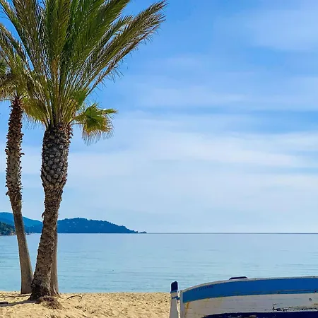 Select'sohome - Pour 4 Personnes à Saint-clair Au Lavandou Avec Vue Mer, Piscine Et Garage Privé - 180sud-c02 Apartamento